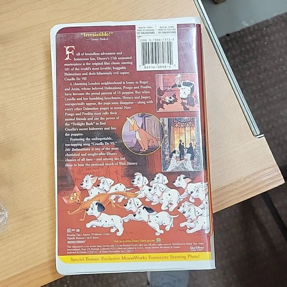 101 Dalmations bundle‎ 2vhs movies, dog figure, Cruella De Vil figure